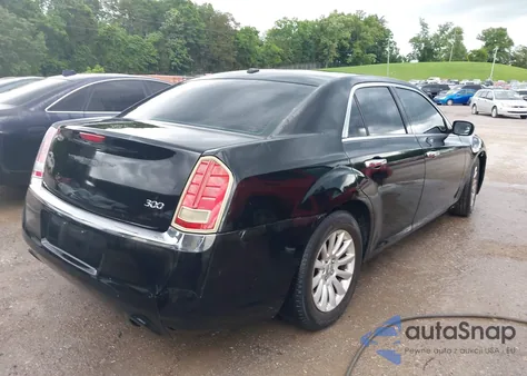 2013 Chrysler 300 Motown z USA, uszkodzony, nr VIN 2C3CCAAG4DH557991